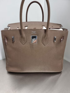 Tasche Hermes Paris vor der Restaurierung