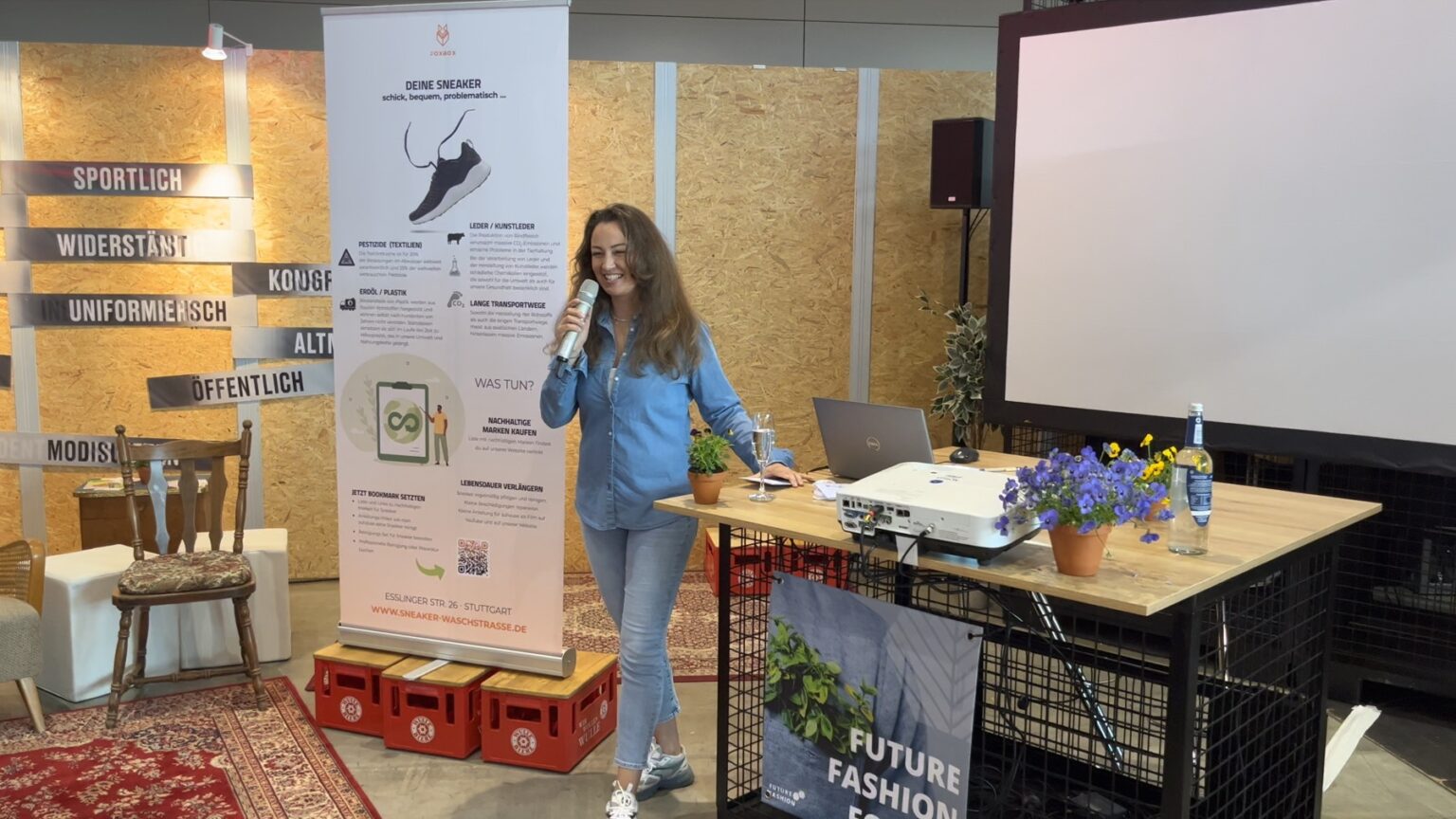 Vortrag auf der FAIR HANDELN Messe in Stuttgart zum Thema Nachhaltigkeit und Sneaker. Zuhause richtig reinigen.